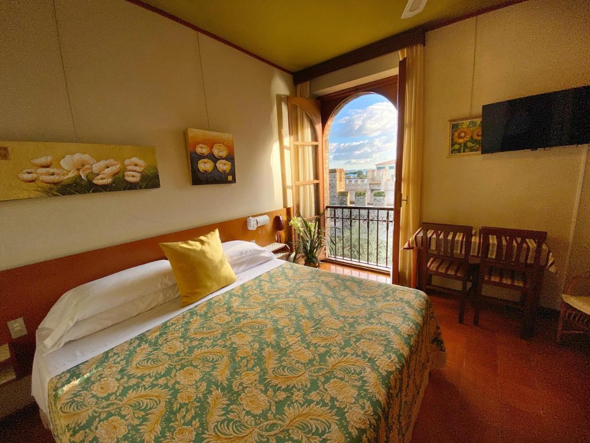 Hotel Grifone Sirmione Esterno foto