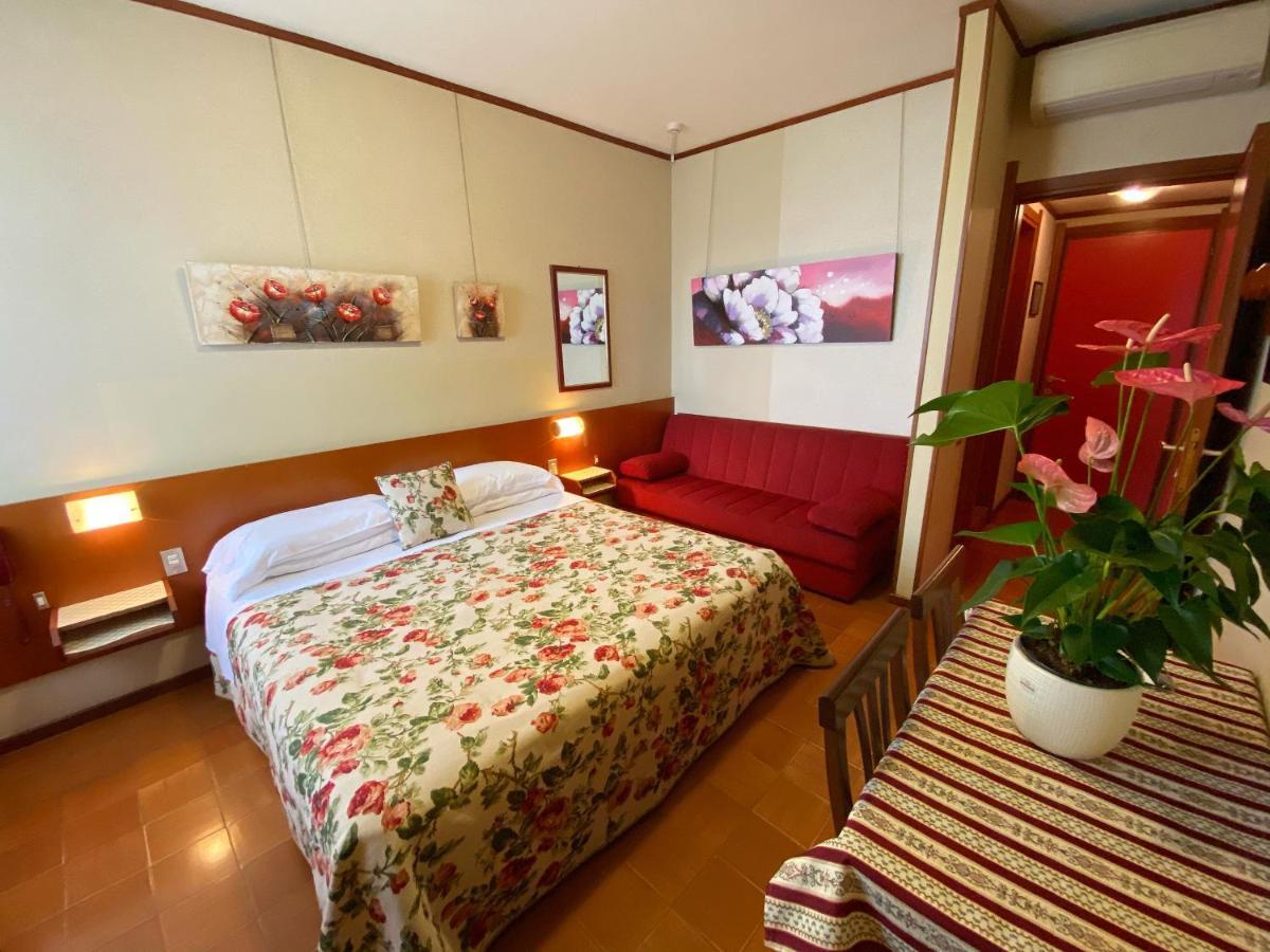 Hotel Grifone Sirmione Esterno foto