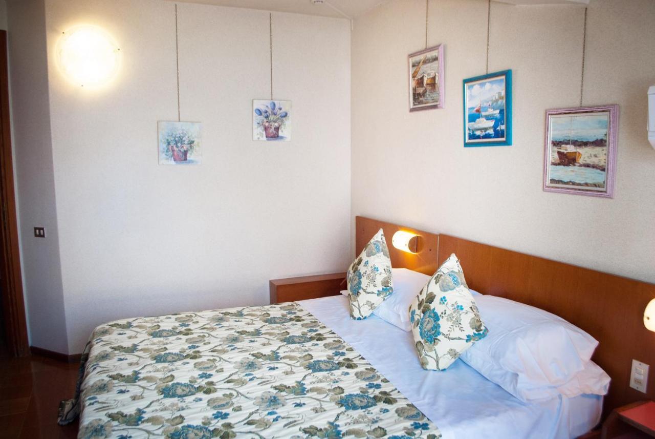 Hotel Grifone Sirmione Esterno foto