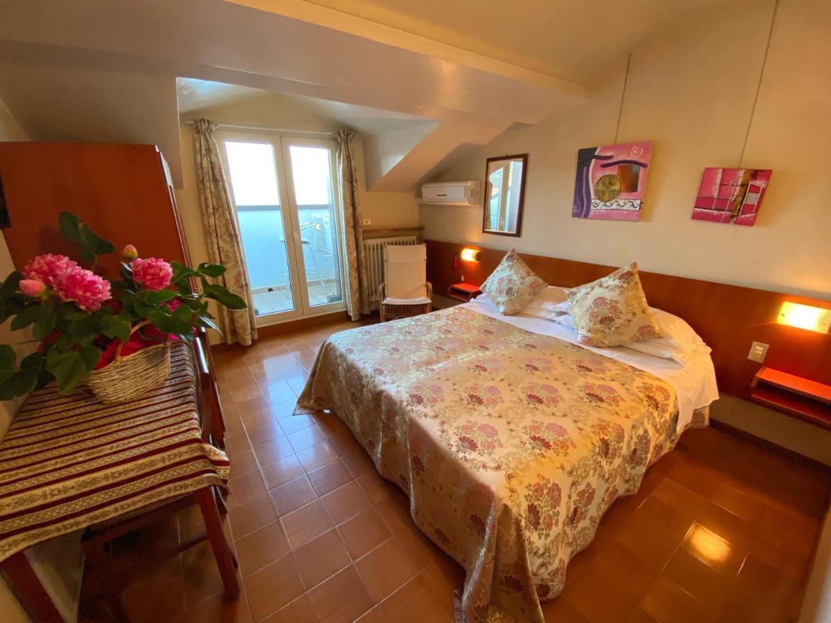 Hotel Grifone Sirmione Esterno foto