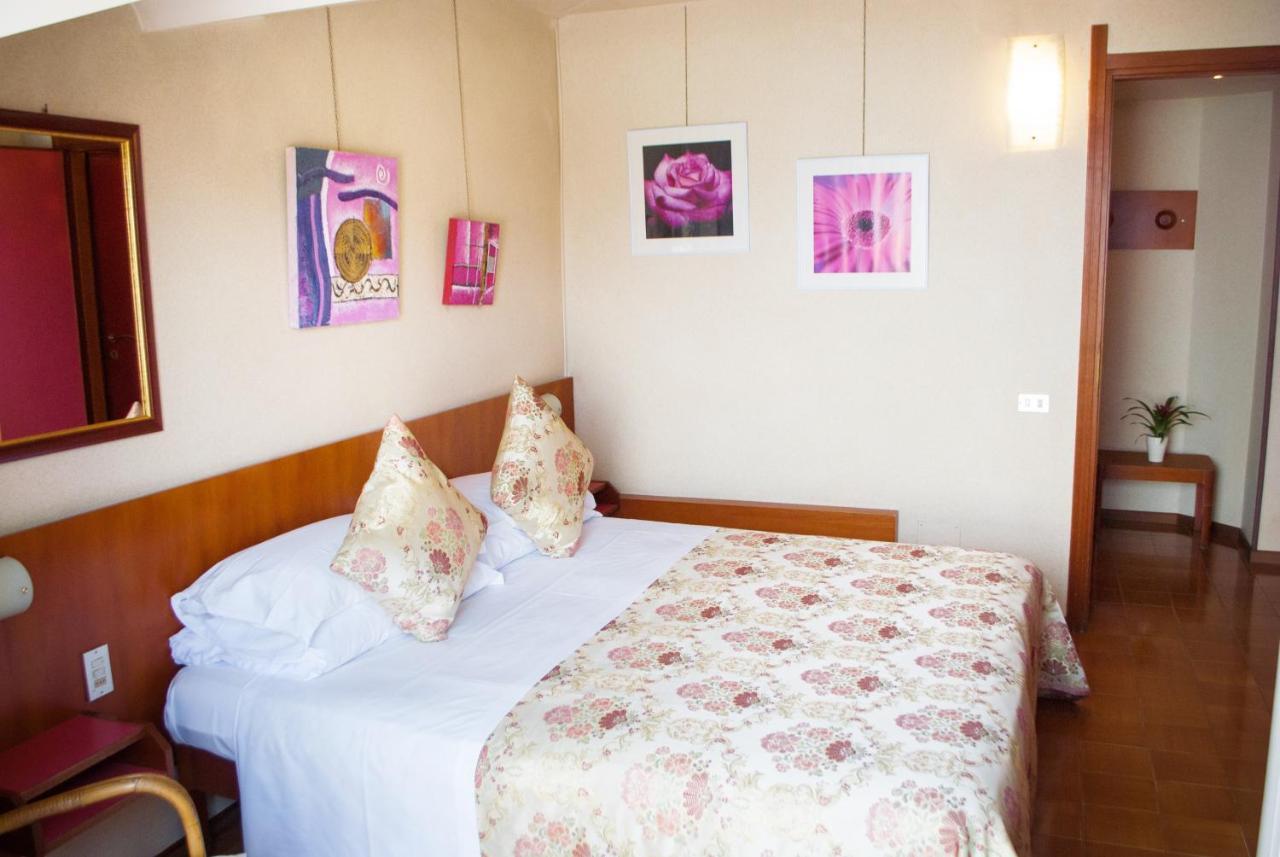 Hotel Grifone Sirmione Esterno foto
