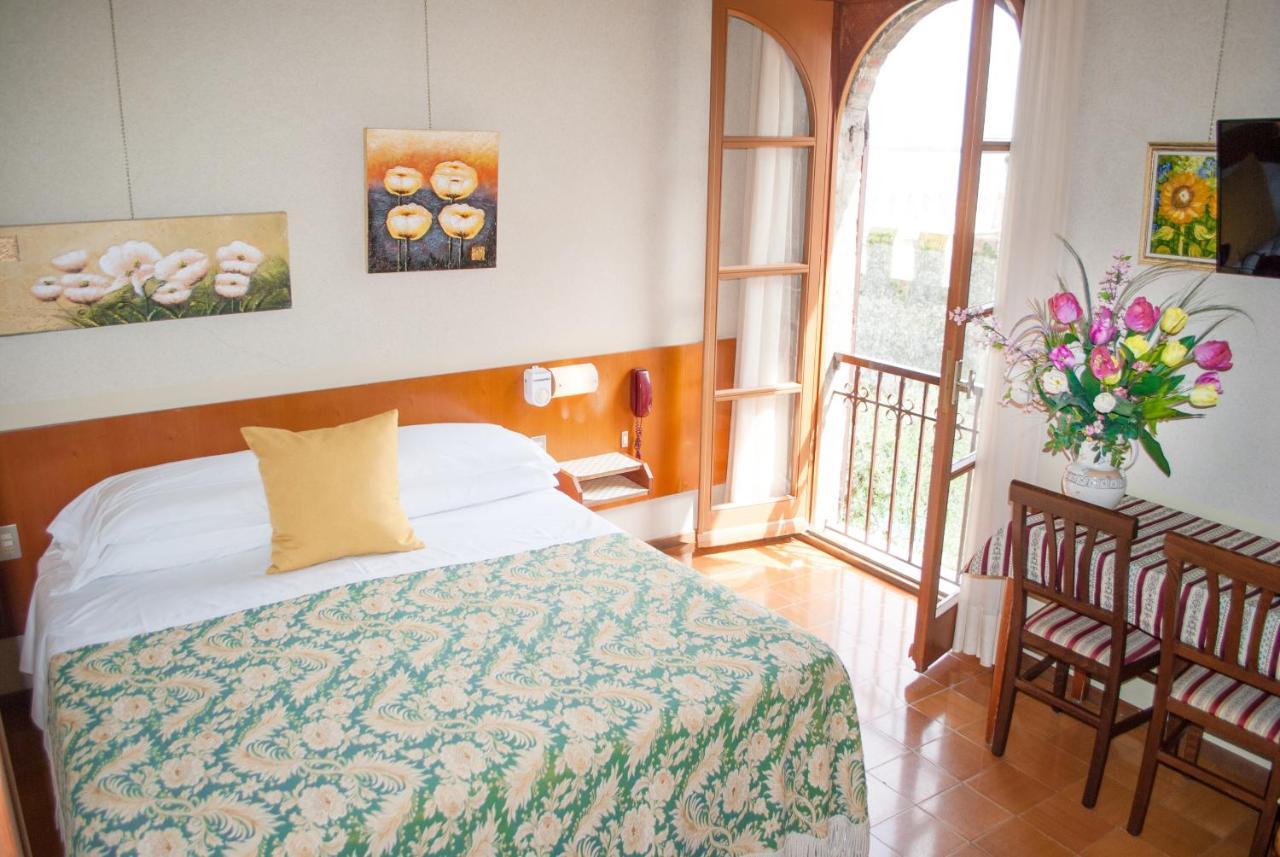 Hotel Grifone Sirmione Esterno foto