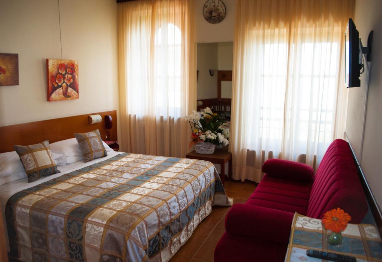 Hotel Grifone Sirmione Esterno foto