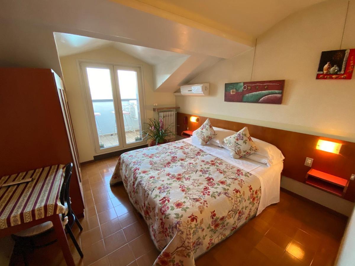 Hotel Grifone Sirmione Esterno foto