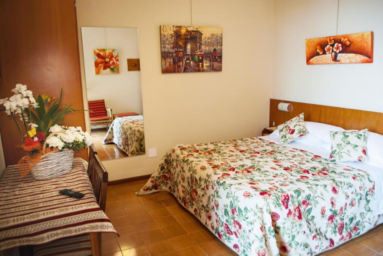 Hotel Grifone Sirmione Esterno foto