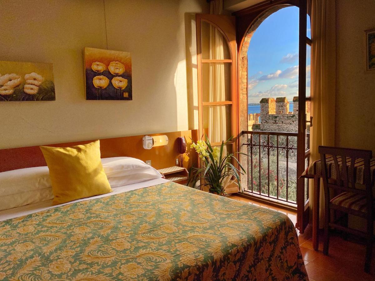 Hotel Grifone Sirmione Esterno foto