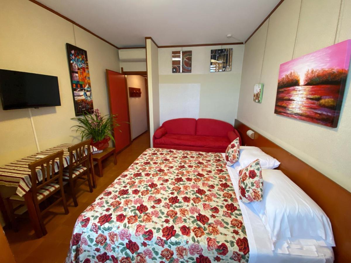Hotel Grifone Sirmione Esterno foto