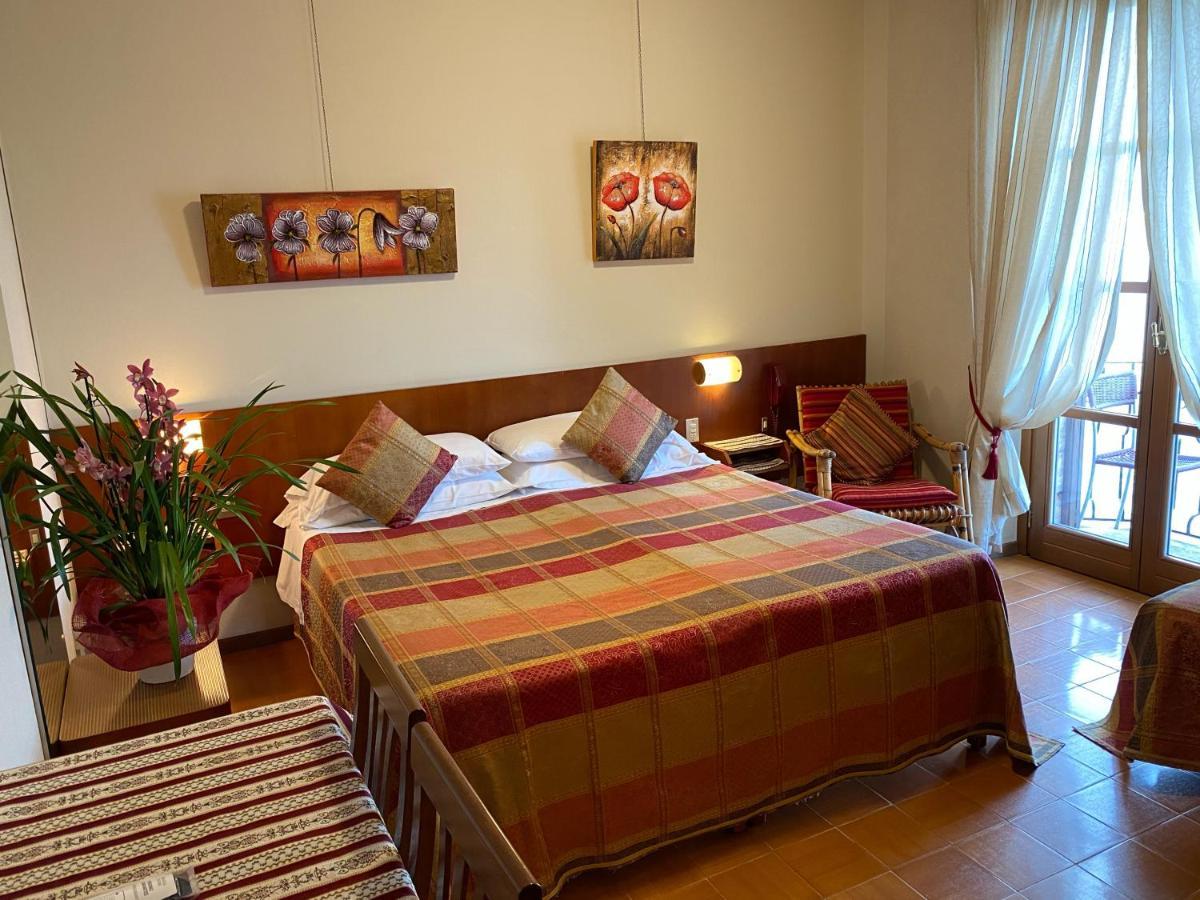 Hotel Grifone Sirmione Esterno foto
