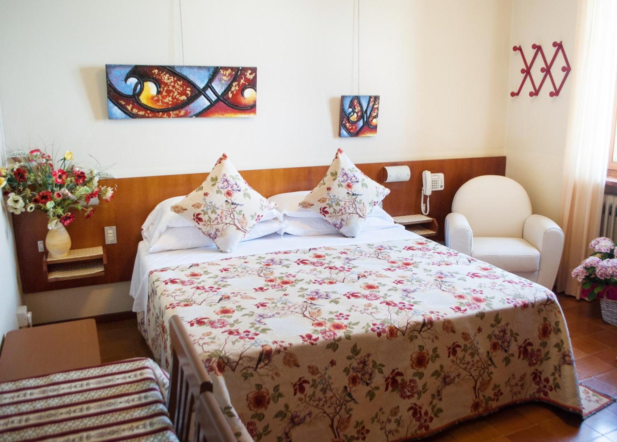 Hotel Grifone Sirmione Esterno foto